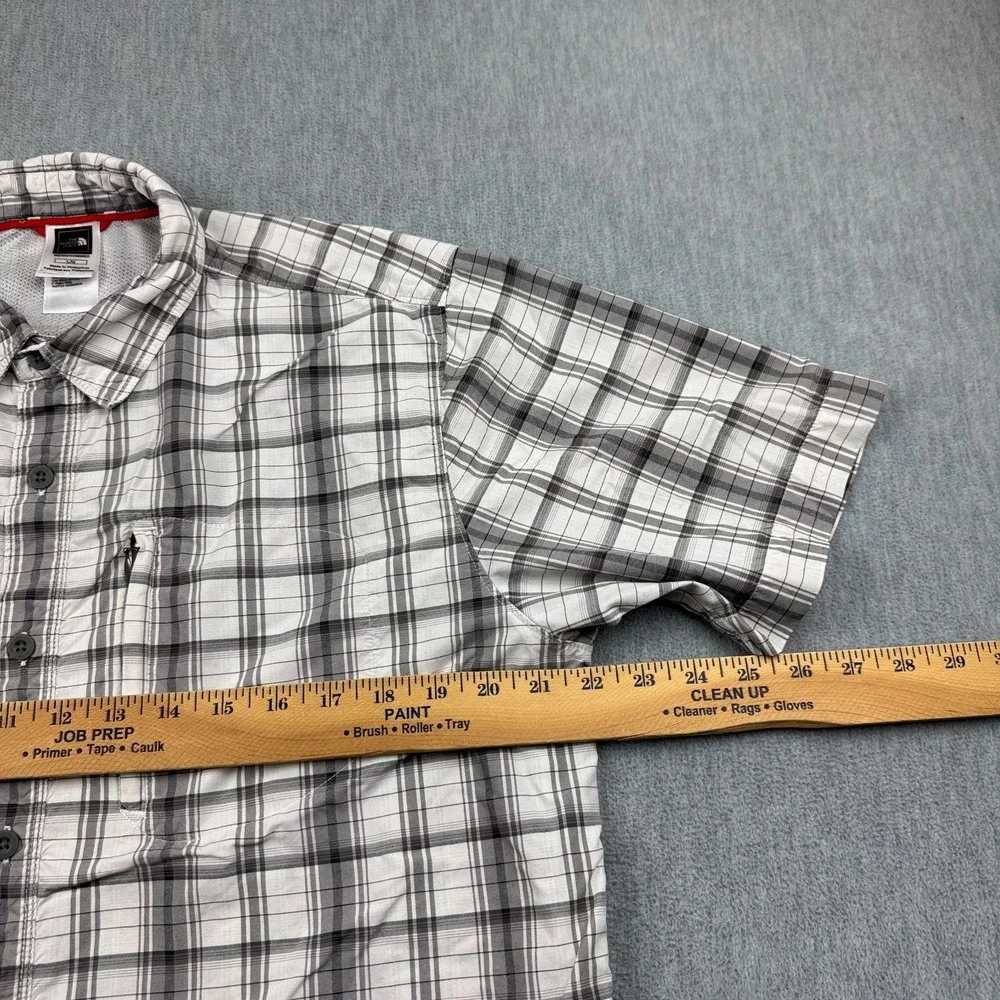 The North Face Shirt Mens Large Gray Plaid Tekware Short Sleeve Nylon Button Top
